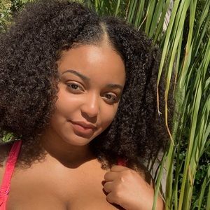 Meet your Posher, Eva